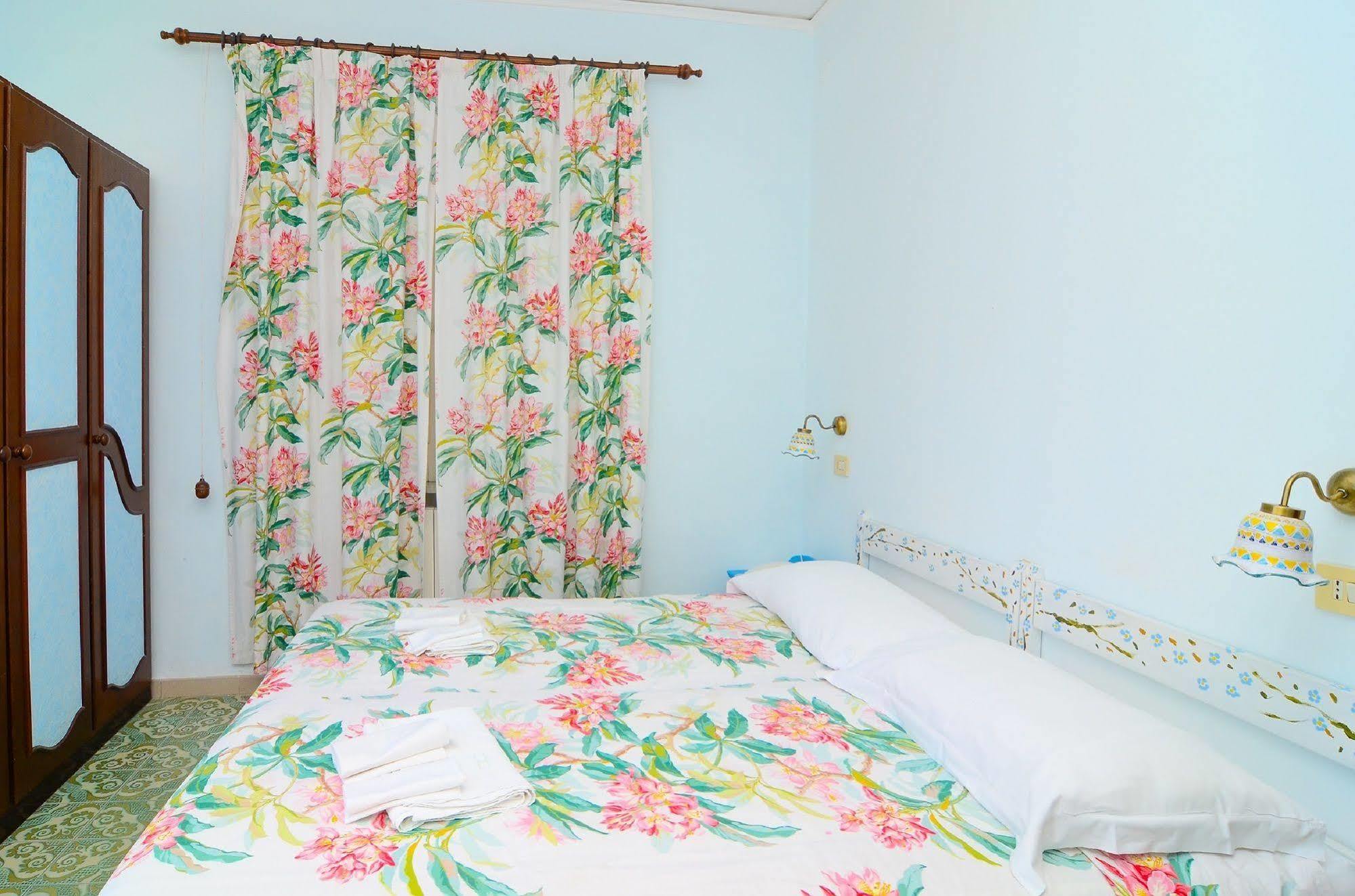 Hotel Terme Marina Lacco Ameno  Exterior photo