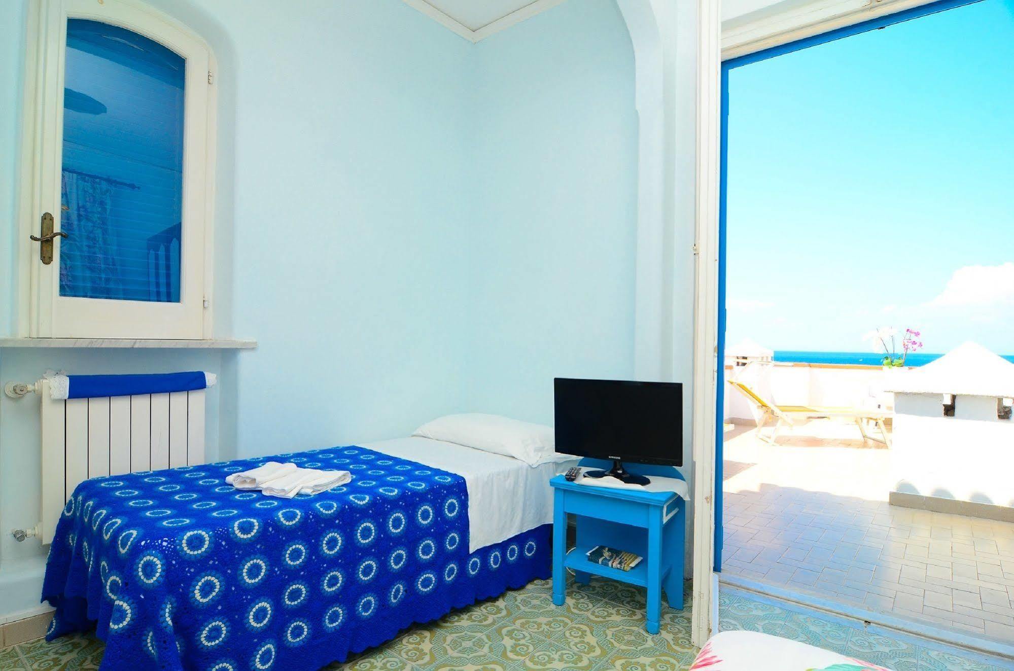 Hotel Terme Marina Lacco Ameno  Exterior photo